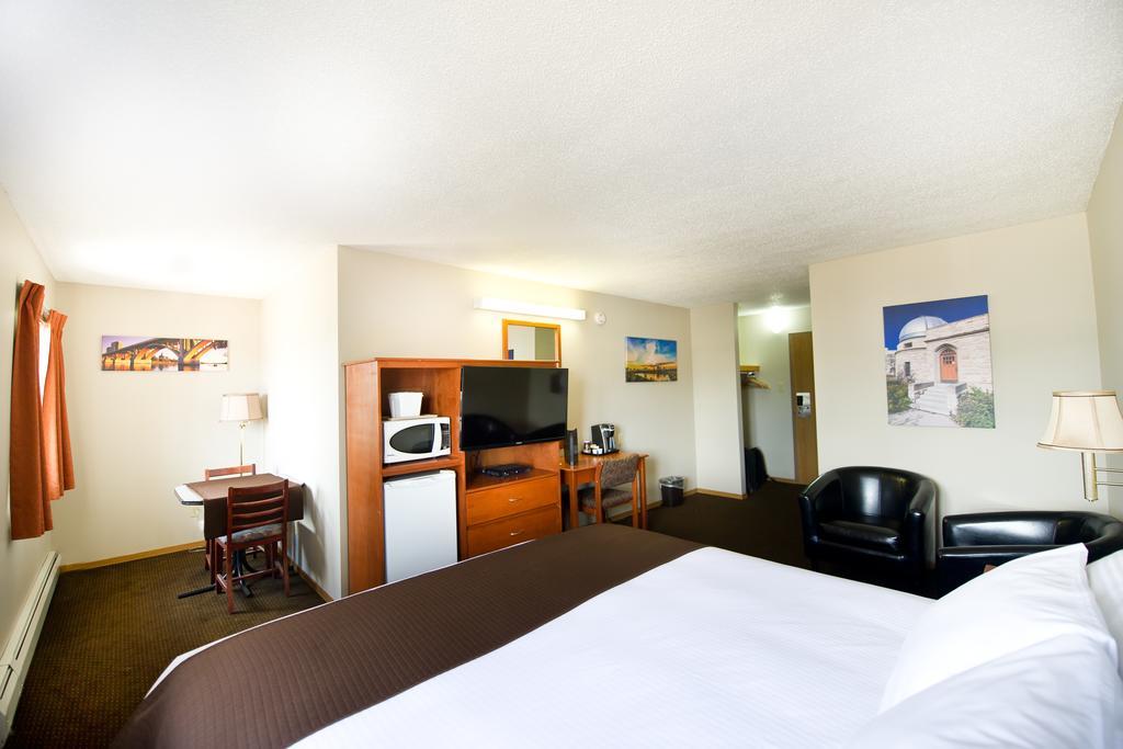 Riviera Motor Inn Saskatoon Room photo