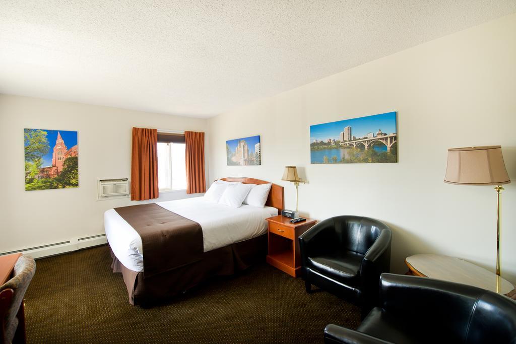 Riviera Motor Inn Saskatoon Room photo